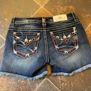Woman’s miss me jean shorts size 28
